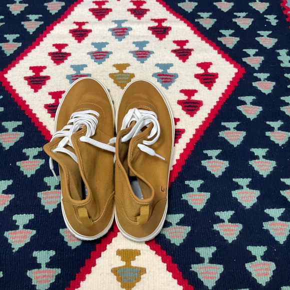 Everlane Forever High Top Sneaker - Picture 3 of 8